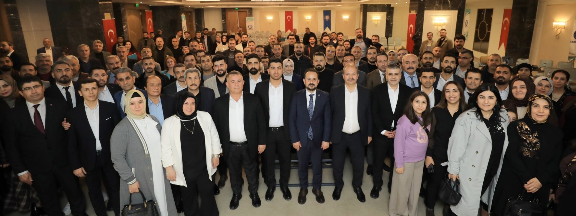 Sağlık-Sen Adıyaman Şube Başkanlığı olarak düzenlediğimiz İl Divan Toplantımızı, büyük bir coşku ve yoğun katılımla gerçekleştirdik.